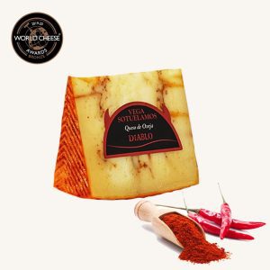 Diablo cured sheep´s cheese with mojo palmero picón (red pepper), wedge